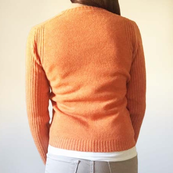 TEN YARDS Lambswool V-Neck Sweater - Picture 7 of 13